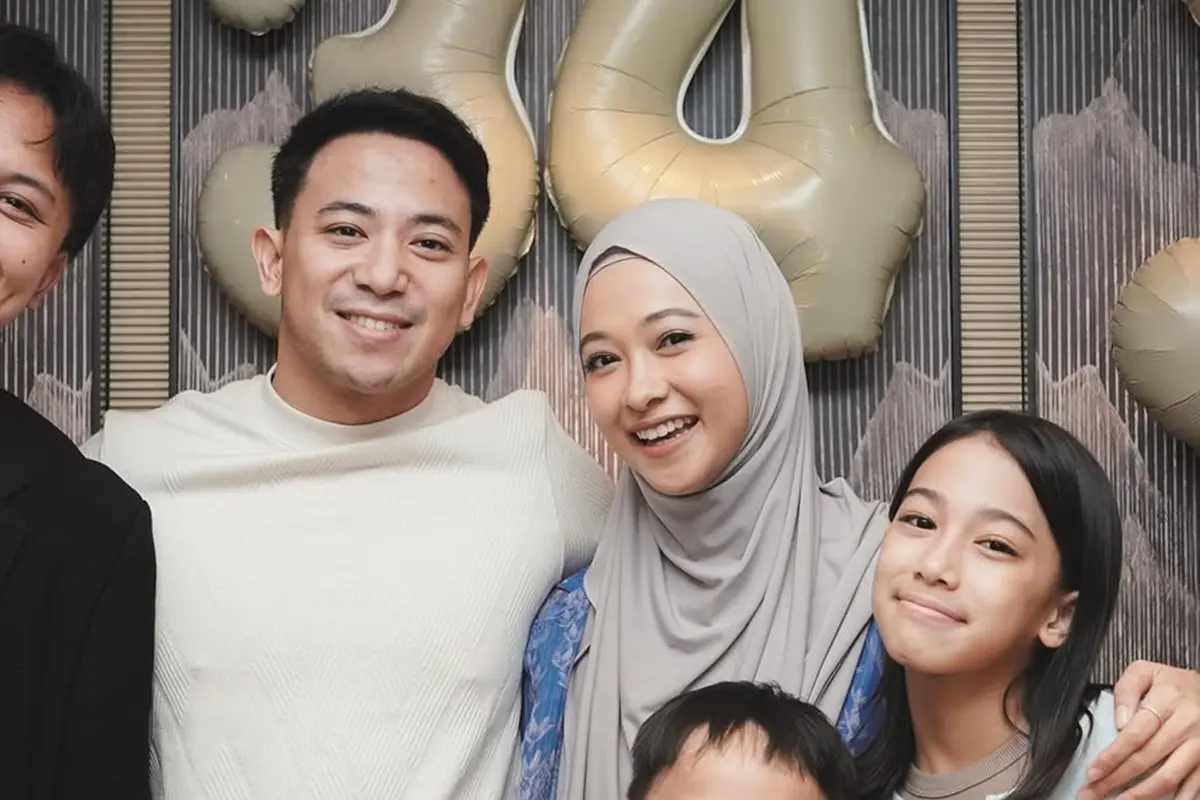 6 Potret Ultah Poppy Bunga ke-34 Penuh Kejutan, Undang Rizky Febian