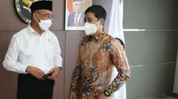 Menko PMK Muhadjir Effendy dan Wakil Menteri Kesehatan Dante Saksono Harbuwono saat Rapat Tingkat Menteri (RTM) terkait Rencana Pengiriman Bantuan Medis Bencana Banjir di Negara Pakistan di Kantor Kemenko PMK, Jakarta, Senin (5/9/2022). (Dok Kemenko PMK RI)