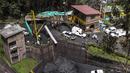 Pemandangan dari udara menunjukkan lokasi tempat penyelamat mencoba menjangkau sepuluh penambang yang terjebak setelah ledakan di tambang batu bara di kotamadya Sutatausa di departemen Cundinamarca, Kolombia pada 15 Maret 2023. (AFP/Daniel Munoz)
