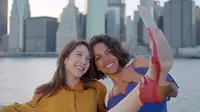 Wow, Sepatu Selfie Ini Buat Wanita Selfie Tanpa Tongsis