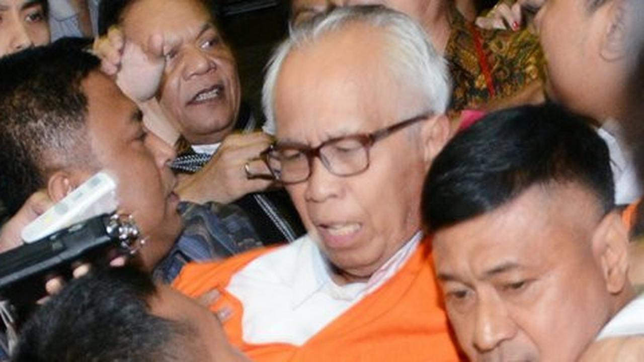 Tolak diperiksa KPK, OC Kaligis minta kasusnya segera disidangkan