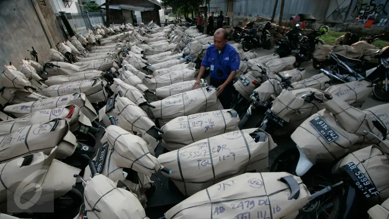 20160711-Ratusan Motor Pemudik Siap Diberangkatkan dari Stasiun Lempuyangan Yogyakarta