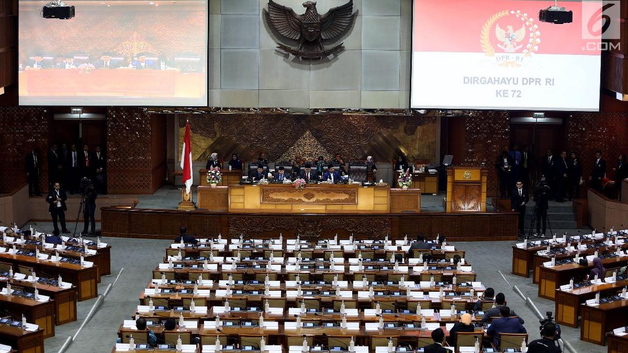 Peneliti Formappi Lucius Karus berharap PDIP dan PKS menjadi oposisi untuk mengawasi perjalanan pemerintahan Prabowo-Gibran.<br>