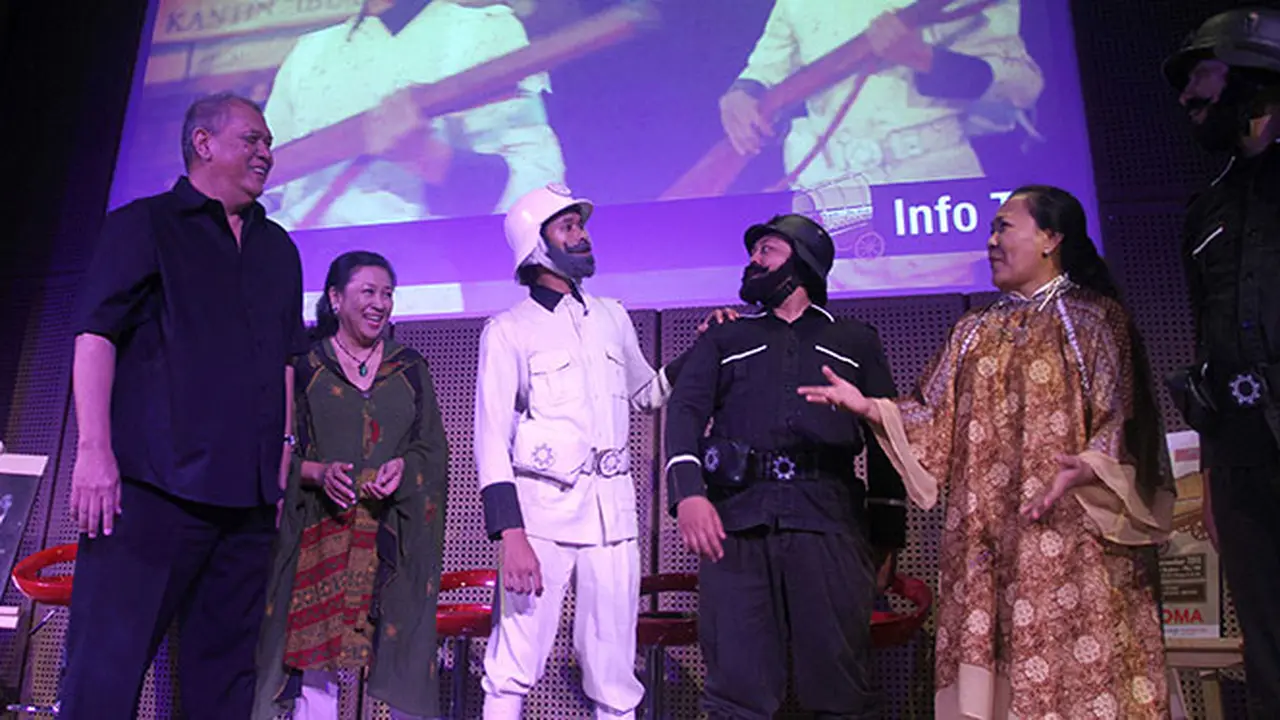 teater-koma-131022b.jpg