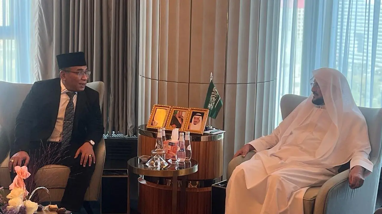 Ketua Umum Nahdlatul Ulama (NU) KH Yahya Cholil Staquf berkunjung ke kediaman Menteri Urusan Islam, Dakwah dan Penyuluhan Arab Saudi Sheikh Abdul Latif bin Abdul Aziz Al-Sheikh di Nur-Sultan.