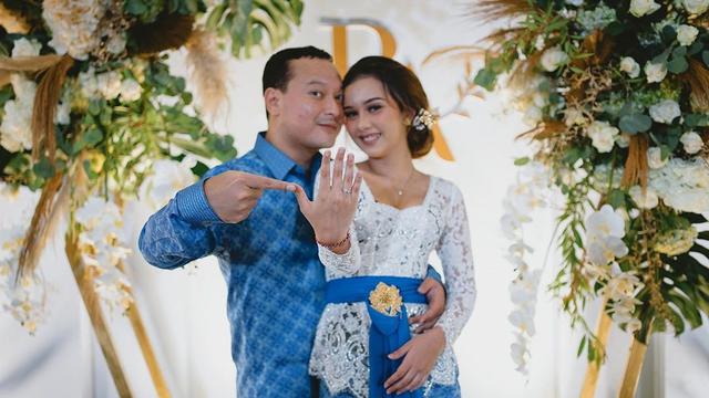 Segera Menikah Ini 7 Momen Banyu Biru Tunangan Dengan Anastasia Adamova Hot Liputan6 Com