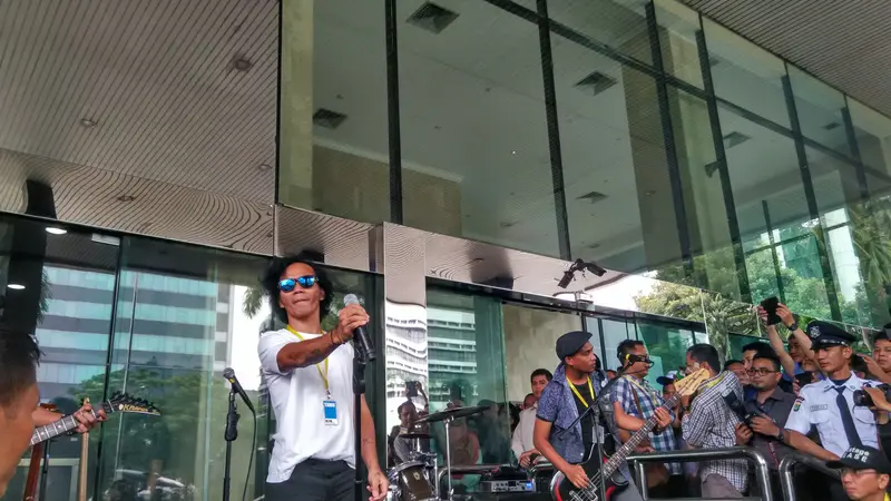 Slank menolak Revisi UU KPK