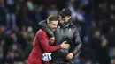 Di bawah asuhan Jurgen Klopp, Jordan Henderson telah memainkan 233 laga sejauh ini. Umpan luas dari lini tengah dan kontribusi defensifnya telah sangat membantu permainan Liverpool. Klopp juga mempercayakan ban kapten The Reds terhadap pemain berkebangsaan Inggris itu. (AFP/Patricia De Melo Moreira)