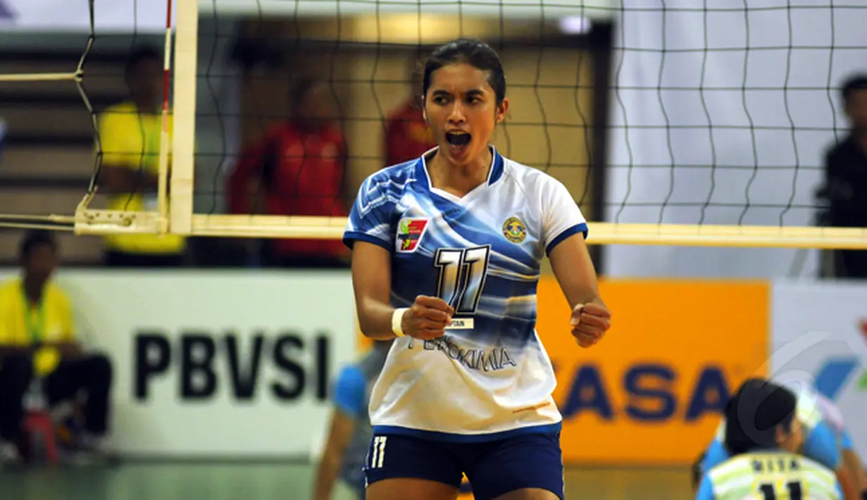Pevoli putri Gresik Petrokimia, Lailatul Aisyah meluapkan ekspresi saat berlaga lawan Jakarta PGN Popsivo di Pertamina Proliga 2015 di Dome Balikpapan, (7/2/2015). Jakarta PGN Popsivo unggul 3-1 atas Gresik Petrokimia. (Liputan6.com/Helmi Fithriansyah)
