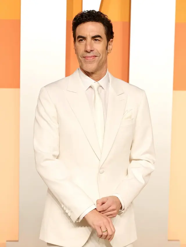 Transformasi Badan Sacha Baron Cohen demi Peran, Perut Jadi Kotak-kotak dalam 3 Minggu