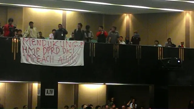 Spanduk lengserkan ahok