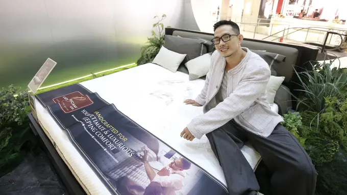 Hian Tjen berkolaborasi dengan Lady Americana