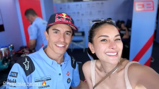 Nikita Mirzani dan Marc Marquez