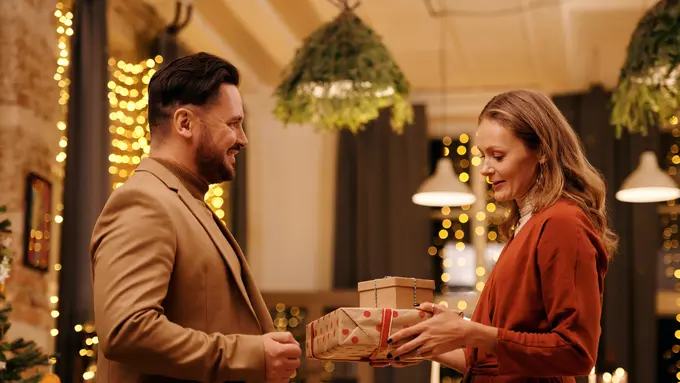 5 Ide Tukar Kado Natal yang Unik dan Berkesan