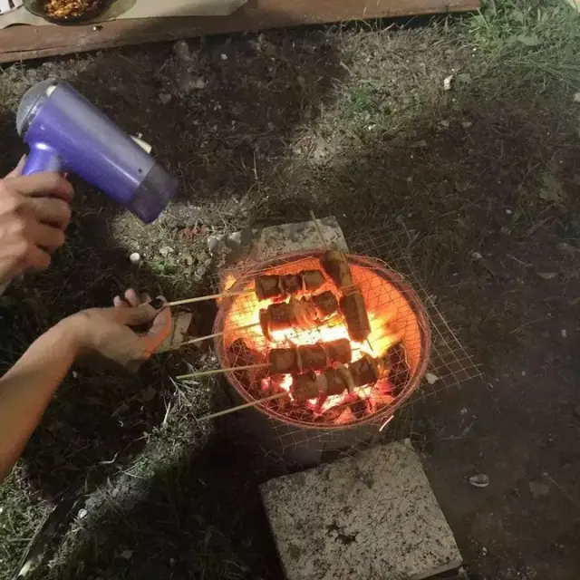 6 Momen Apes ketika Bakar Sate Daging Kurban Ini Bikin Senyum Tipis