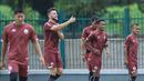Ekspresi Marko Simic sat melakukan pemanasan pada sesi latihan jelang melawan Tampines Rovers Piala AFC 2018 di Lapangan ABC, Senayan, Jakarta (27/2/2018). Marko Simic menjadi menjadi salah satu andalan Persija musim 2018. (Bola.com/Nick Hanoatubun)