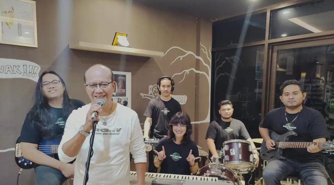 Lirik Lagu Tangiang Ni Dainang dari Tagor Tampubolon, Dibawakan oleh Victor Hutabarat - ShowBiz Liputan6.com
