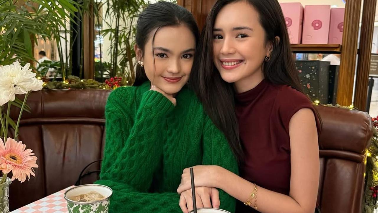 Keluarga Good Looking, Ini 7 Potret Beby Tsabina Bareng Ibu dan Adiknya yang Cantik Semua