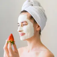 Mencerahkan wajah dengan bahan buah alami (Foto: Freepik.com)