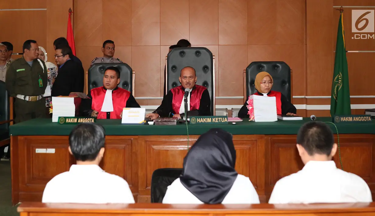 Suasana sidang lanjutan kasus dugaan penipuan penipuan dan penggelapan umrah First Travel yang menghadirkan lima orang saksi di PN Kota Depok, Senin (21/3). (Liputan6.com/Immanuel Antonius)