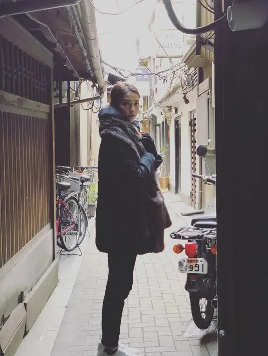 (Instagram/vaelovexia)