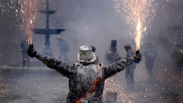 Melihat Perang Petasan di Spanyol