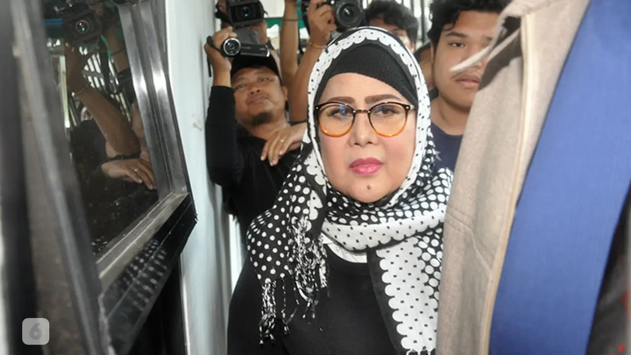 [Bintang] Elvy Sukaesih