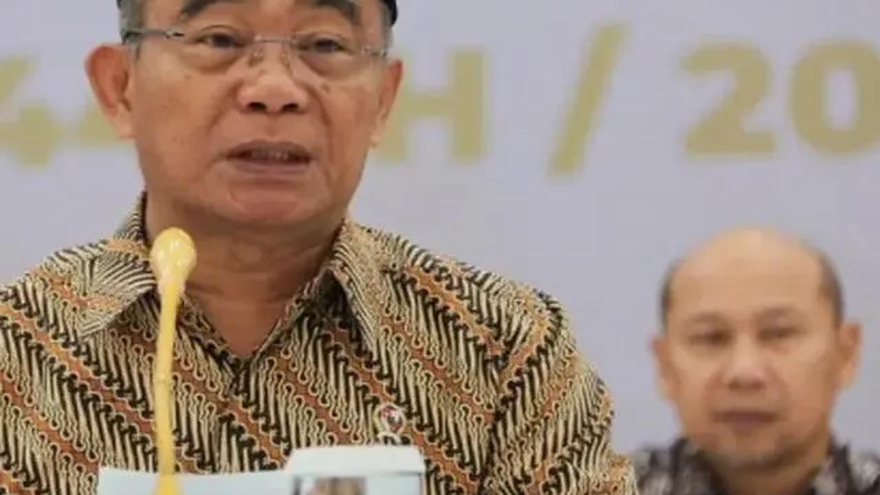 Muhadjir menjelaskan, nantinya Kemenag akan mengecek para guru maupun ustaz di Al-Zaytun. Selain itu, kurikulumnya juga dicek apakah sesuai yang ditetapkan Kemenag atau tidak.