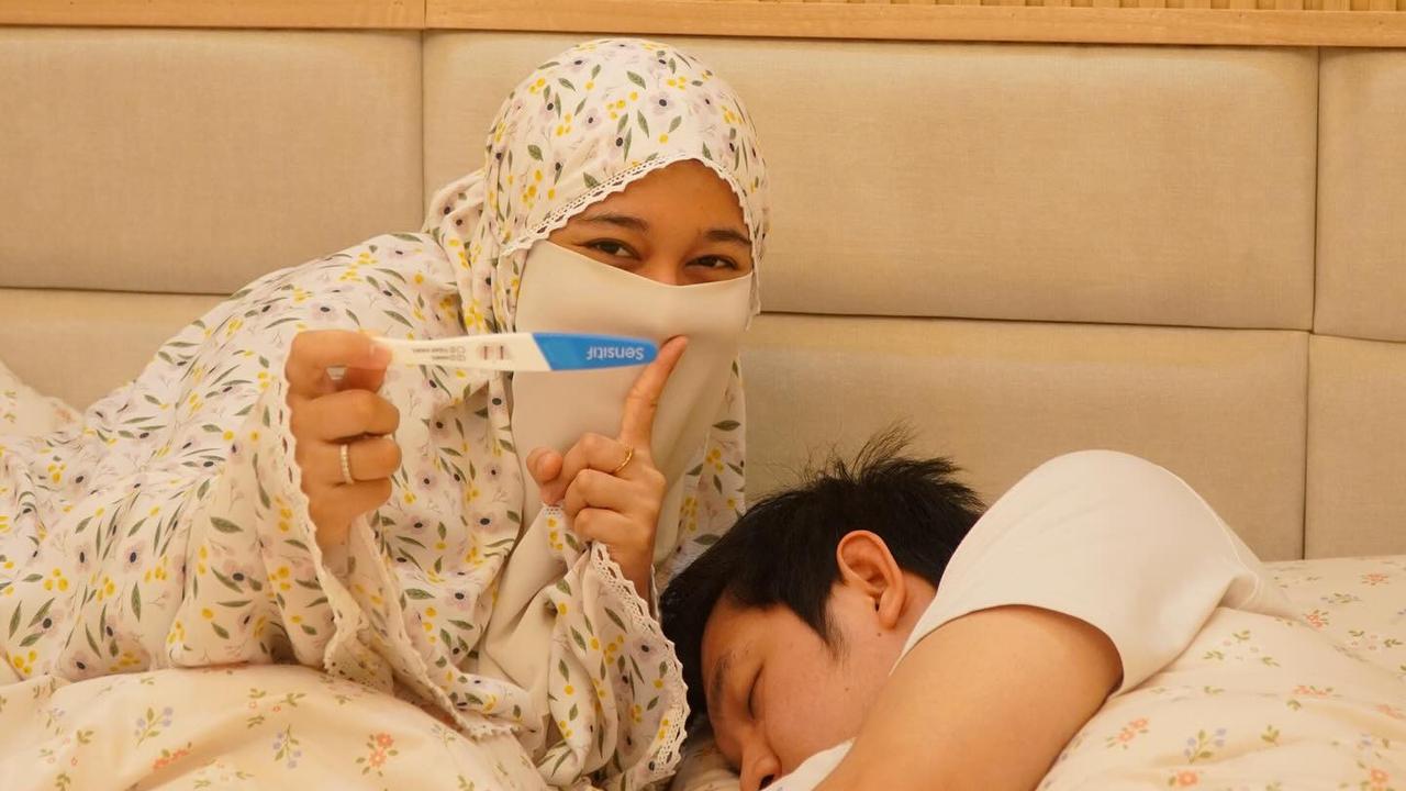 Istri Ustaz Dennis Lim Hamil Anak Pertama