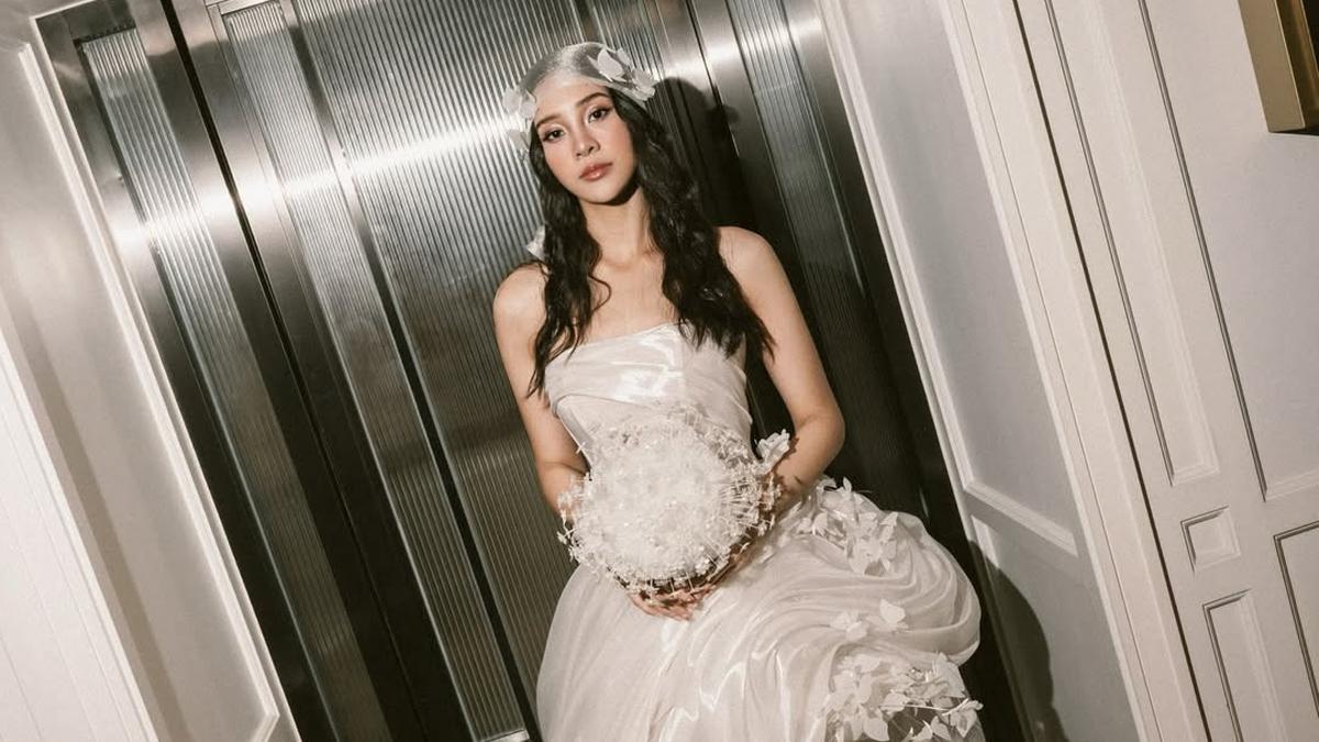 Anya Geraldine Tampil sebagai Pengantin Modern dalam Balutan Gaun “ELUNÉ” yang Artistik dan Lembut