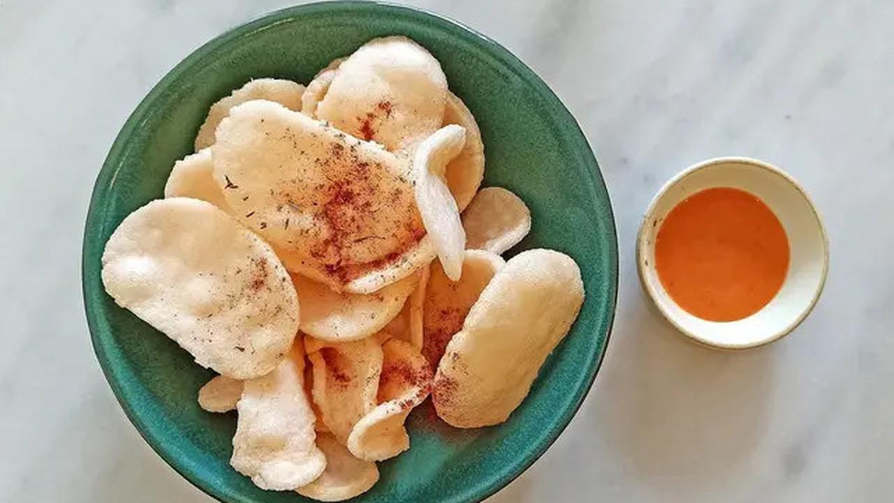 3 Metode Mengembalikan Kerupuk Melempem Menjadi Renyah Tanpa Oven