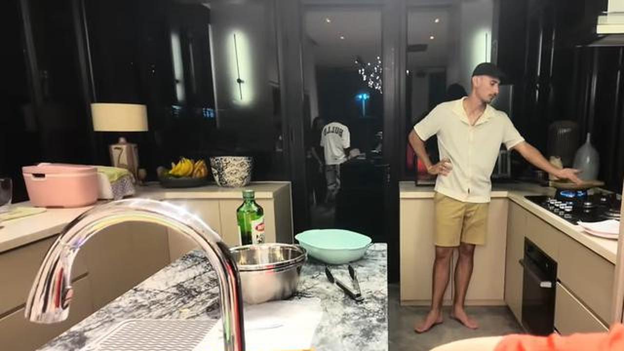 6 Potret Dapur dan Meja Makan Rumah Jessica Iskandar dan Vincent Verhaag, Minimalis dan Mewah