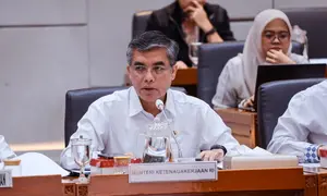 Menteri Ketenagakerjaan Yassierli dalam Rapat Kerja bersama Komisi IX DPR RI di Jakarta, Kamis (9/4/2026). (Dok Kemnaker)