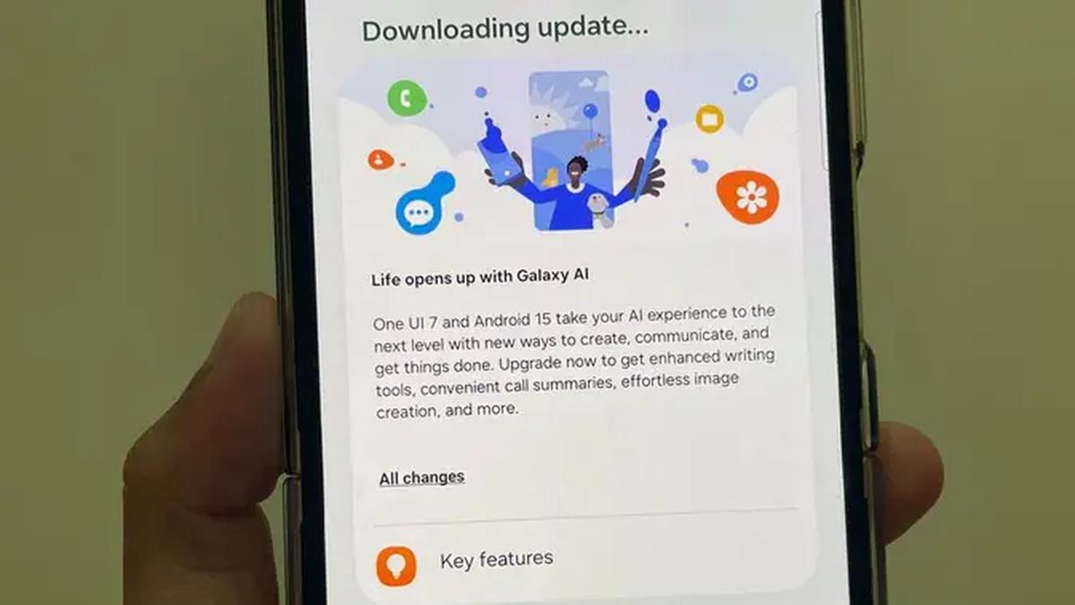 Galaxy Z Flip6 kebagian update One UI 7 yang telah lama dinantikan (Liputan6.com/ Agustin Setyo Wardani)