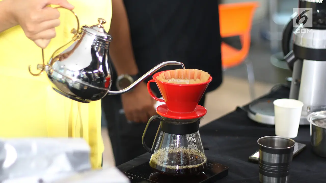 Ngopi di Kantor