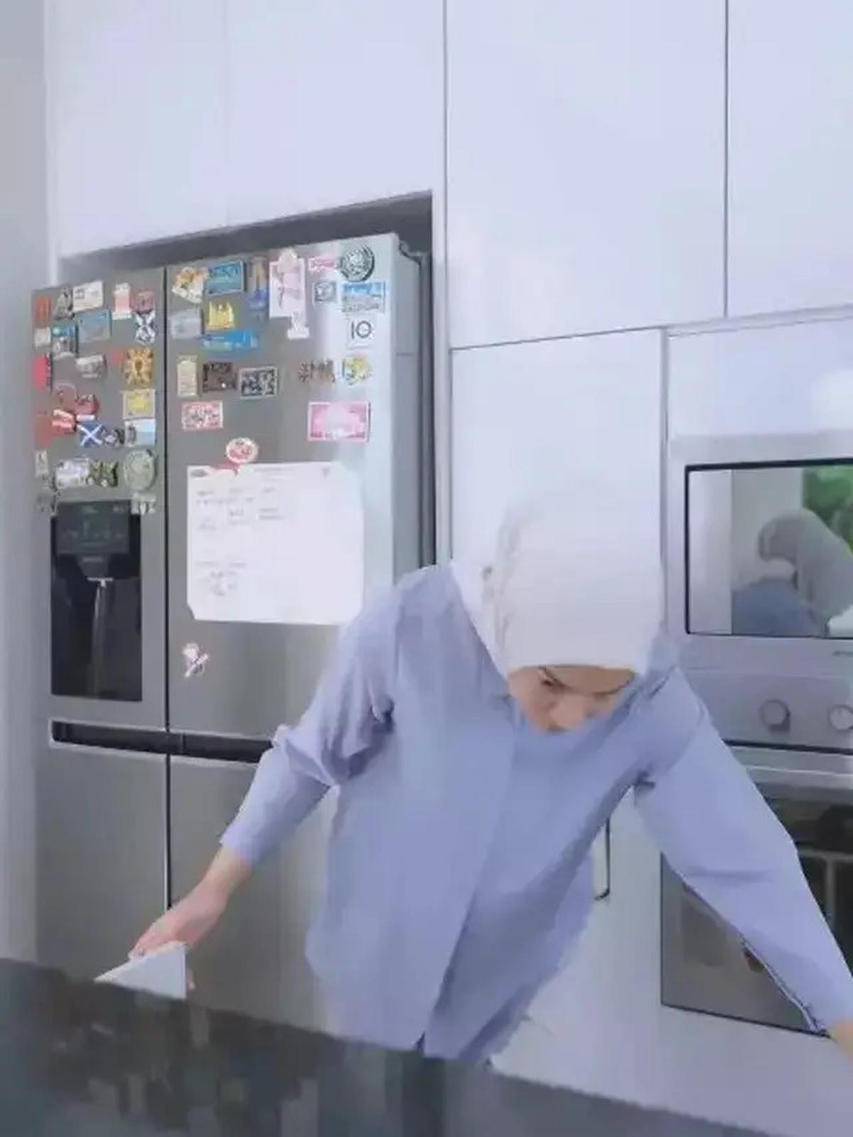 5 Potret Dapur Rumah Nina Zatulini, Punya Model Mewah dengan Interior Minimalis