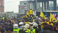 Massa BEM UI Tertahan di UoB, Bawa 8 Tuntutan