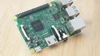 Tampilan Raspberry Pi 3 (sumber: theverge.com)