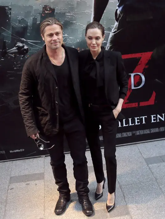 Sudah tak tinggal di satu atap yang sama, hubungan Jolie dan Pitt memang sudah tidak sebaik dulu. Namun masing-masing dari mereka sampai saat ini belum terlihat menjalin hubungan spesial lagi. (AFP/ACQUES DEMARTHON)