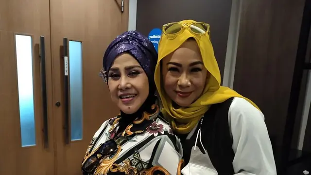 Elvy Sukaesih Bareng Penyanyi Dangdut Senior (Foto: Instagram/@elvy_sukaesih)