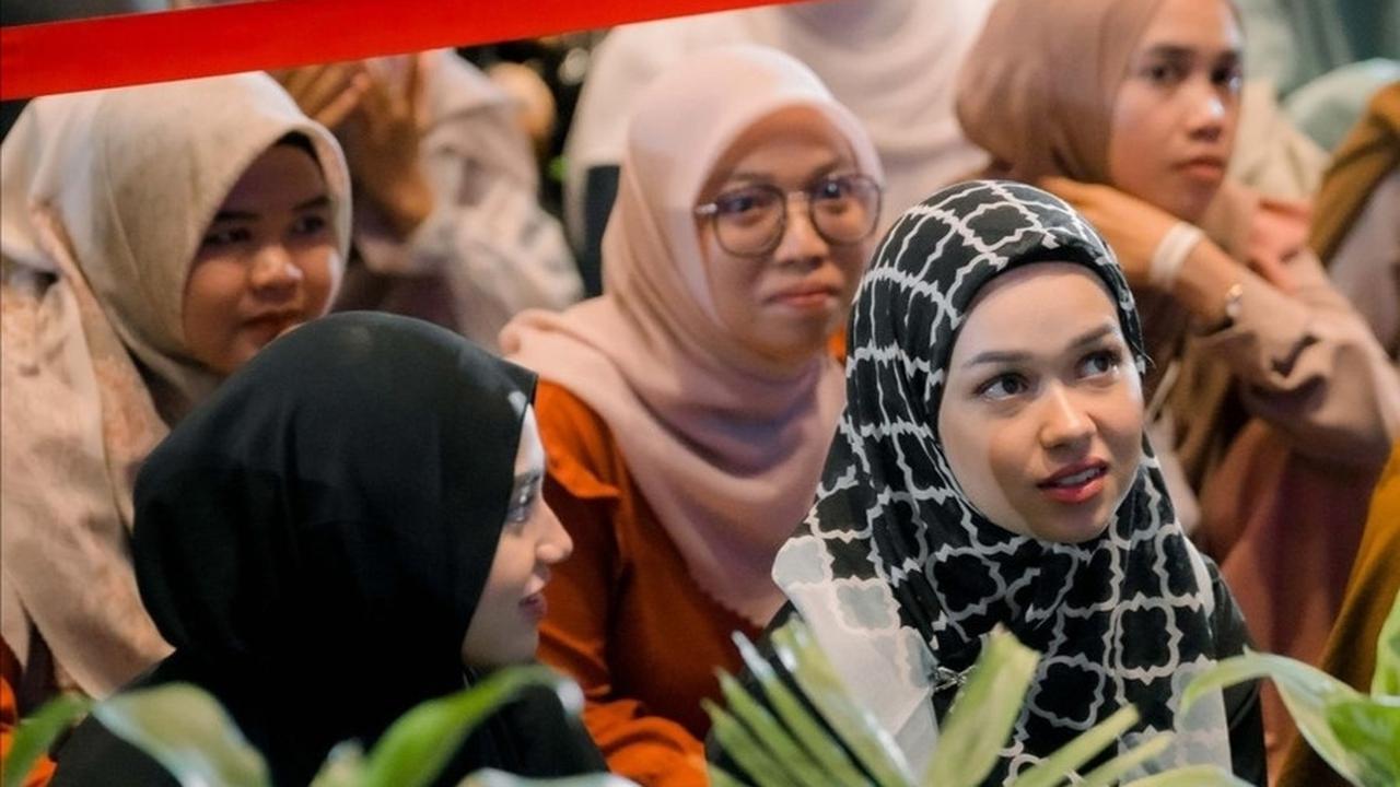 Mengaku Banyak Igin Tahu Soal Agama