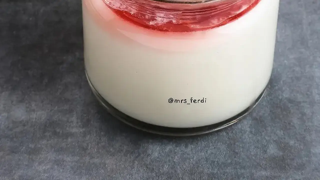 Silky Puding Susu Strawberry
