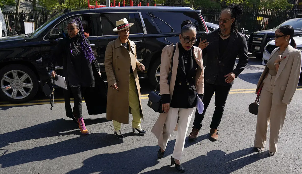 <p>Sheeran, yang hadir di ruang sidang, dituduh meniru 'Let's Get It On' oleh Kathryn Townsend selaku putri Ed Townsend, yang menulis lagu tersebut bersama Gaye. (AP Photo/Seth Wenig)</p>