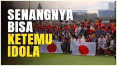 Berita video sejumlah anak-anak Jepang yang tergabung ke dalam sekolah sepak bola Jakarta Japan Club, bertemu idola mereka para pemain Timnas Jepang.