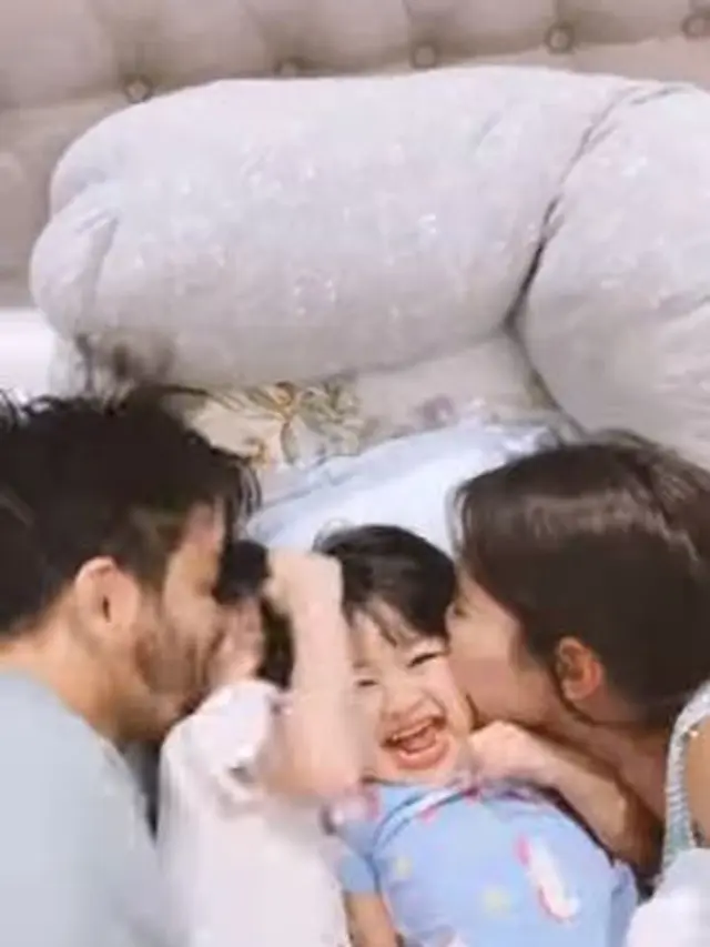 Syahnaz Sadiqah uyel-uyelan bersama keluarga (Instagram/syahnasz)