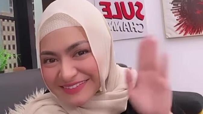 Jadi Mualaf, Nathalie Holscher Mantap Berhijab dan ...