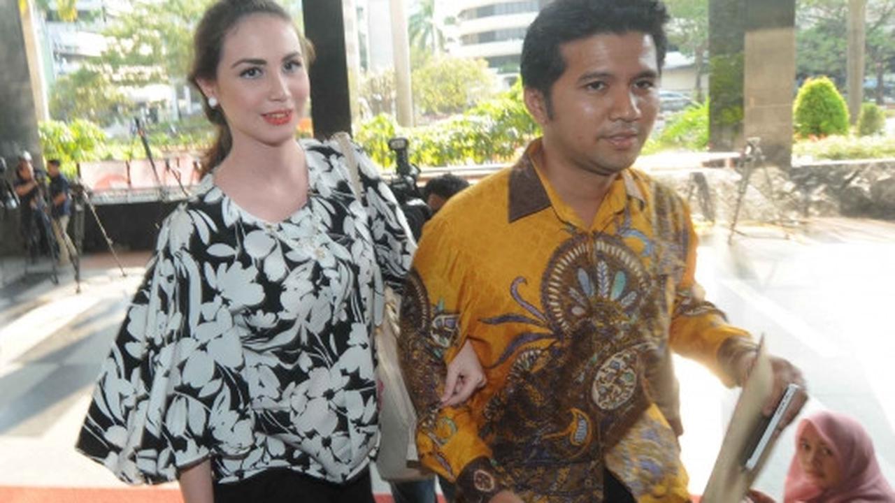 Kemesraan Arumi Bachsin dampingi Emil Elestianto lapor harta ke KPK