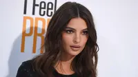 Ikut Demonstrasi, Aktris Emily Ratajkowski dan Amy Schumer Ditangkap