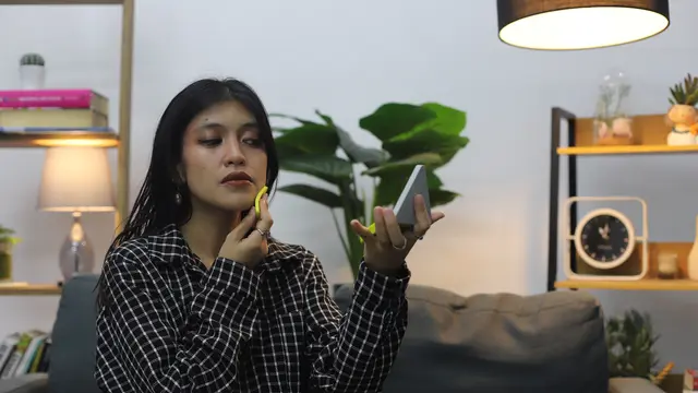 Gunakan BB Cream atau Sunscreen Tint