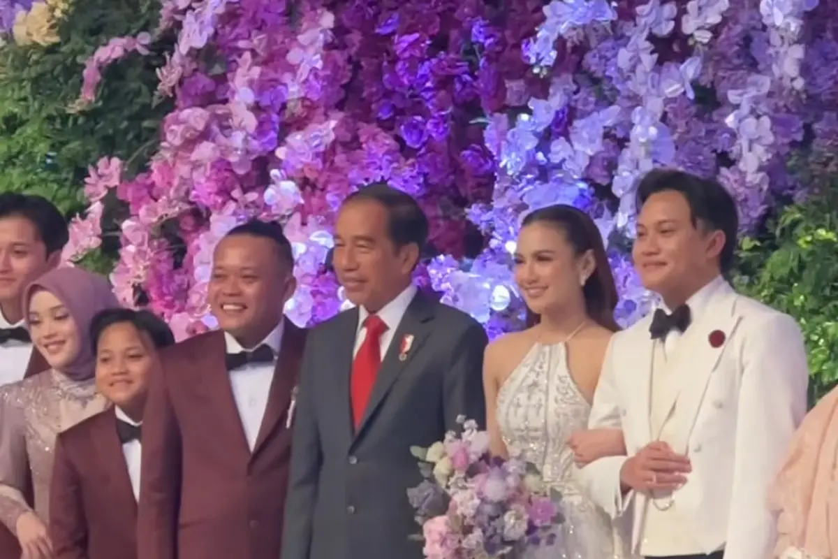 Presiden Jokowi dan Ibu Negara Iriana Hadiri Resepsi Pernikahan Rizky Febian dan Mahalini